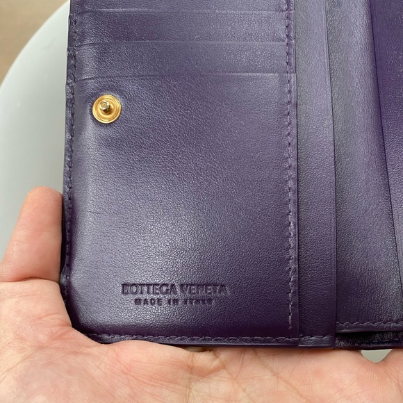 Bottega Venetta Small Bi-Fold Zip Cassette Wallet - Picture 10 of 12